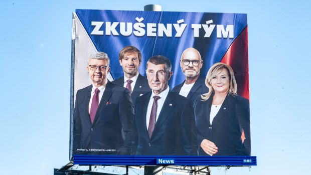Billboard hnutí ANO 2011, (zleva) Karel Havlíček, Adam Vojtěch, Andrej Babiš, Robert Plaga a Alena Schillerová