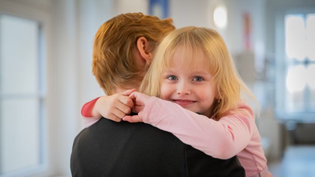 Nevidomá maminka Alena Terezie Vítek s dcerou Šarlotou