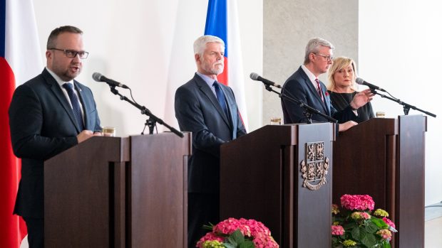 Marian Jurečka (KDU-ČSL), Petr Pavel, Karel Havlíkče a Alena Schillerová (hnutí ANO)