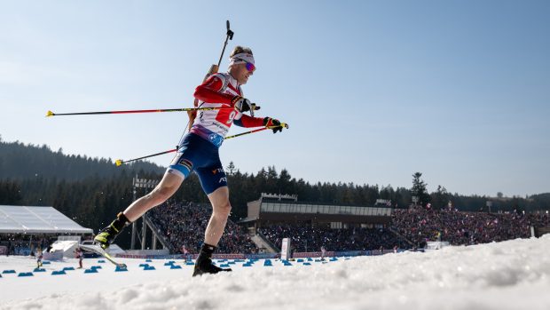 Český reprezentant Tomáš Mikyska vyrazil do štafetového závodu v kraťasech