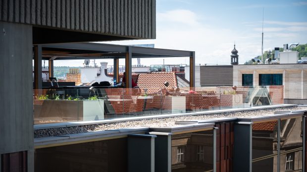 Návštěvníci mohou aktuálně využívat restauraci Zlatá Praha
