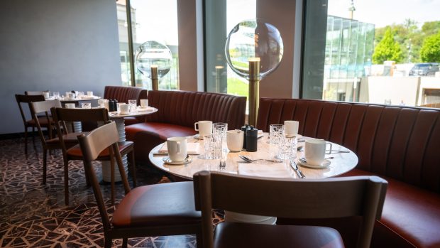 Další restaurace se nacházejí v přízemí