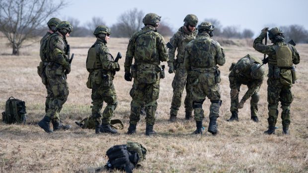 Žatecká 4. brigáda rychlého nasazení připravila k 26. výročí vstupu Česka do NATO bojové ukázky