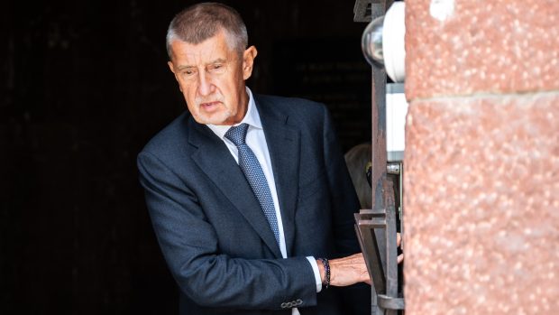 Andrej Babiš odchází z Vrchního soudu v Praze, který se zabývá kauzou Čapí hnízdo