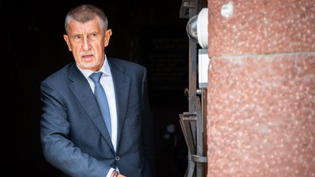 Andrej Babiš odchází z Vrchního soudu v Praze, který se zabývá kauzou Čapí hnízdo