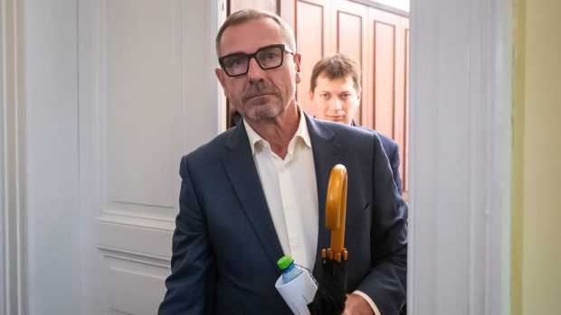 Generál ve výslužbě Vladimír Halenka, který požaduje odškodné za trestní stíhání v kauze převodů vojenského materiálu
