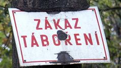 Cedule Zákaz táboření