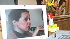 Ministryně školství Petra Buzková diskutuje s žáky základních škol.