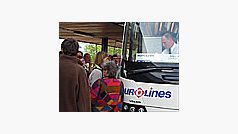 nastupování do autobusu
