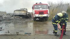 Zásah hasičů u požáru odpadu