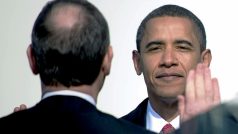 Barack Obama skládá prezidentský slib