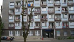 V okolí ubytovny pro sociálně slabé na ústeckém Střekově stále přetrvává hluk a nepořádek