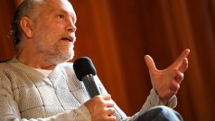 John Malkovich odpovídá