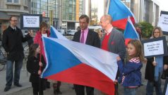 demonstrace v Bruselu na podporu V. Klause