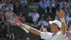 Tomáš Berdych slaví postup přes Rogera Federera do semifinále Wimbledonu