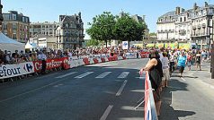 Diváci Tour de France ve francouzské Remeši