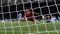 Uruguayec Cavani vyrovnává na 1:1 v boji o třetí místo