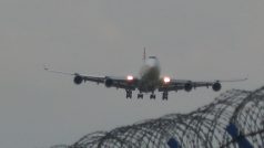 Přílet Boeing 747 - Japan airlines