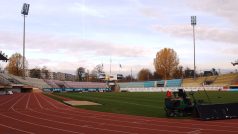 Stadion v Lausanne vyhovuje spíš atletům než fotbalistům