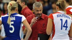 Trenér Jiří Šiller čerpá při utkání z podrobných statistik