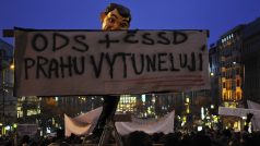 Demonstrace pod názvem -Takhle jsme nevolili! - na protest proti koalici ODS a ČSSD na pražské radnici.