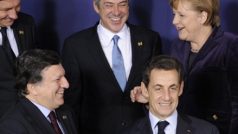 Přední evropští státníci na summitu EU v Bruselu