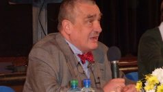 Karel Schwarzenberg na besedě se studenty a pamětníky v Postoloprtech