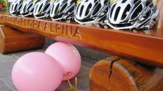 Cyklistická helma Františka Raboně už mezi připravenými neni