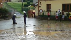 Úlice krátce po přívalovém dešti
