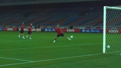 V pondělí si reprezentanti Nissan Arenu vyzkoušeli, v úterý už naostro