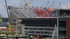 Enschede stadion zřícení střechy