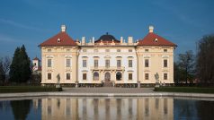 6. prosince 1805 bylo na slavkovském zámku podepsáno příměří