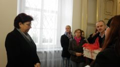 Petici za zachování Janáčkovy opery převzala náměstkyně primátora Jana Bohuňovská