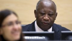 Eprezident Pobřeží slonoviny Gbagbo poprvé stanul před soudem v Haagu