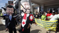 Aktivisté protestují v Durbanu, kde probíhá konference OSN o změnách klimatu