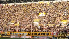 K-block-místo. Tribuna za brankou, kde se scházejí nejvěrnější fanoušci Dynama Dresden