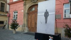 Divadlo Husa na Provázku v Brně s fotografií odcházejícího Václava Havla