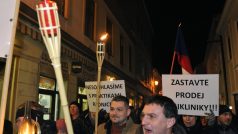 Přes 200 lidí protestovalo v Příbrami proti vedení radnice