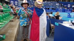 Čechoaustralané Zdena a Stan Menšíkovi, fanoušci českých tenistů