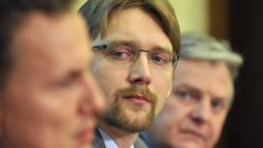 René Poruba pověřený řízením ŘSD, ministr dopravy Pavel Dobeš a bezpečnostní ředitel ŘSD Václav Jahodář