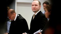 Norský atentátník Anders Behring Breivik před soudem hájil své útoky, při nichž před devíti měsíci pozabíjel 77 lidí.