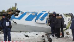 Ruští vyšetřovatelé u havarovaného letounu ATR-72 na Sibiři