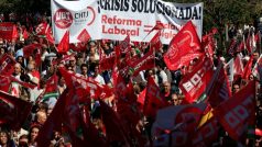 Odborové organizace dnes chtějí ve španělsku protestovat