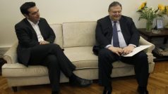 Předseda Koalice radikální levice Alexis Tsipras a předseda proevropského socialistického Pasoku Evangelos Venizelos