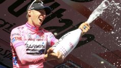 Kanaďan Ryder Hesjedal se po 7. etapě Giro d&#039;Italia oblékl do růžového dresu