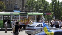 Při výbuchu v tramvaji v ukrajinském Dněpropetrovsku bylo zraněno devět lidí