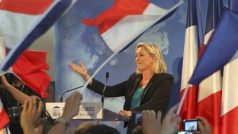Marie Le Penová se do francouzského parlamentu nedostala, chce přepočítat hlasy