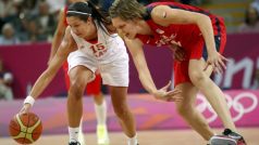 Jana Veselá (vpravo) v souboji s Chorvatskou soupeřkou