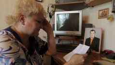 Matka zadrženého běloruského novináře Antona Surapina