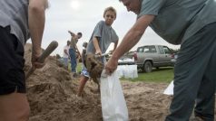 Lidé na  pobřeží Louisiany se připravují na příchod tropické bouře Isaac